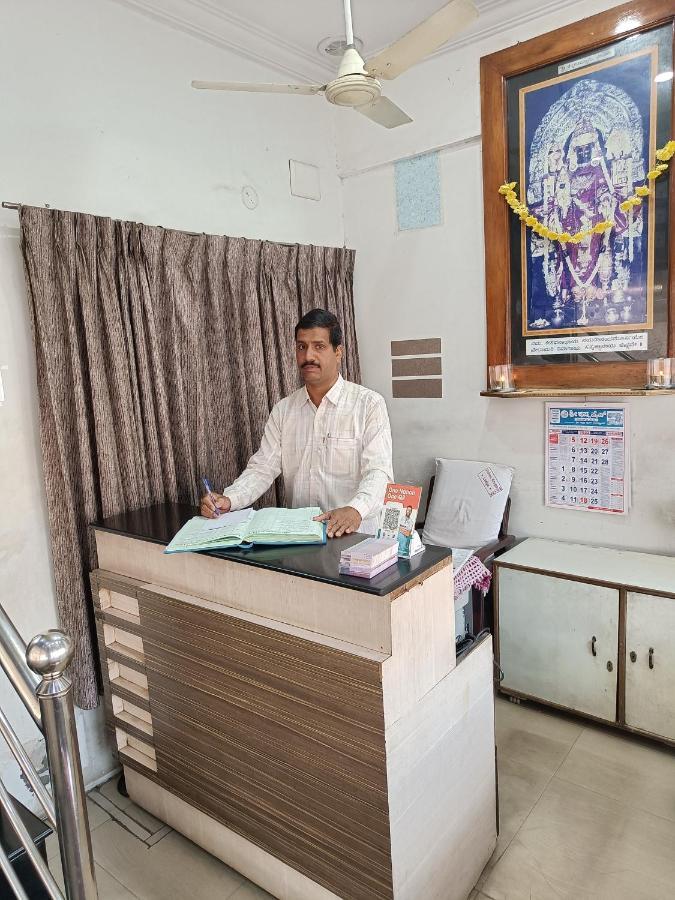 Sri Vishnu Krupa Lodging Belur  Extérieur photo